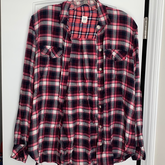 GAP pink, navy, white plaid flannel button down shirt women’s size Med. - Picture 2 of 9